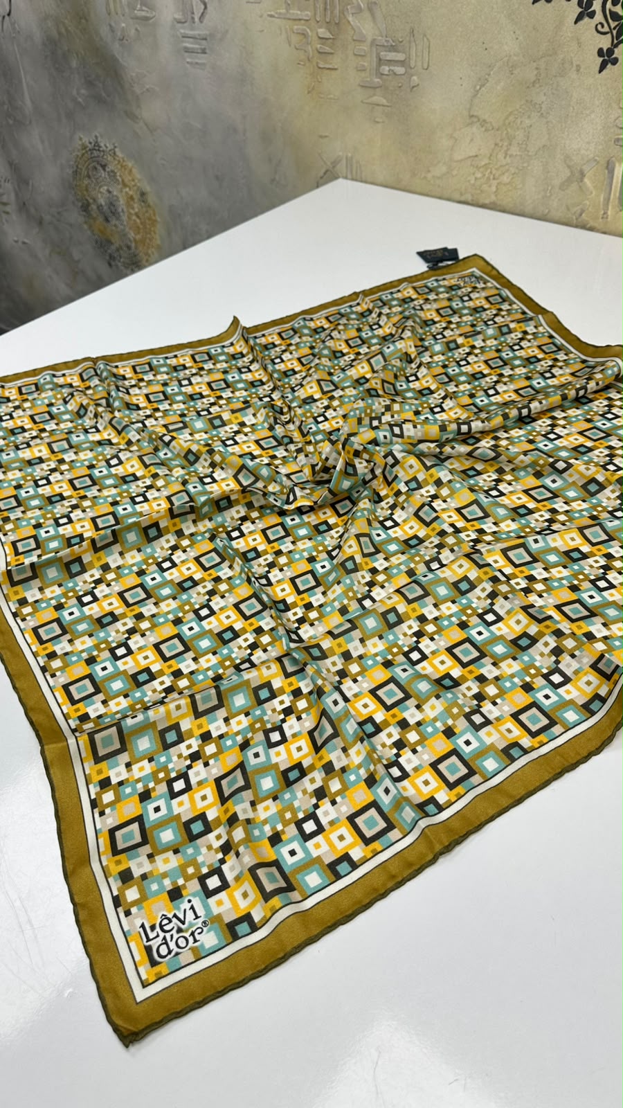Picasso Masal Kristal İpek Eşarp