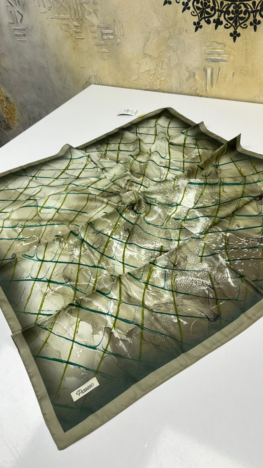 Picasso Münevver Kristal İpek Eşarp