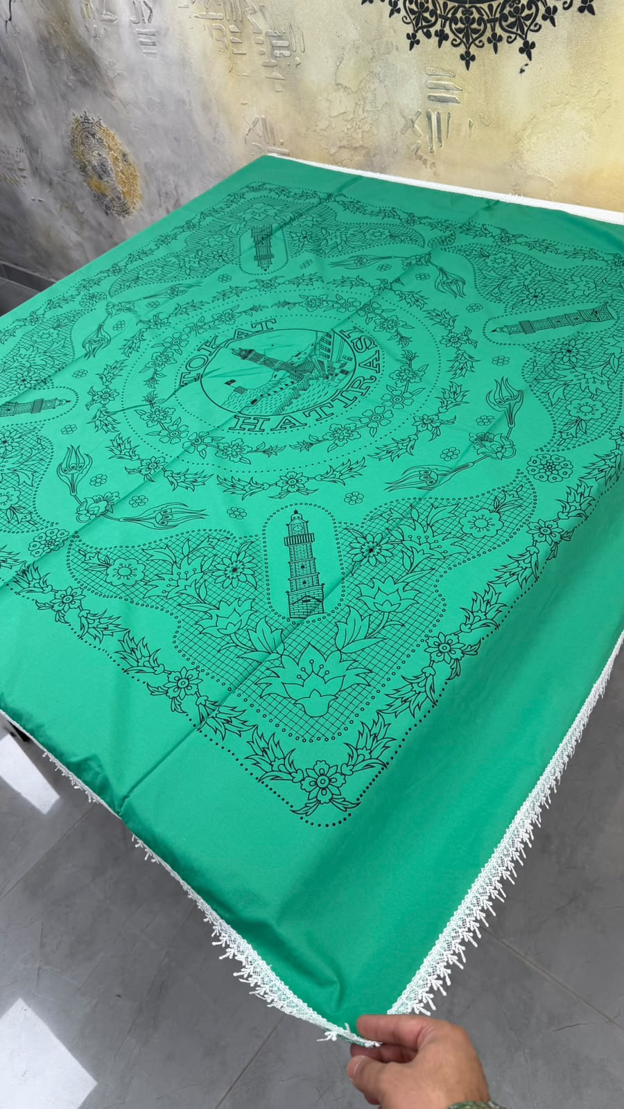 Güpürlü orta kalite Masa Örtüsü 2