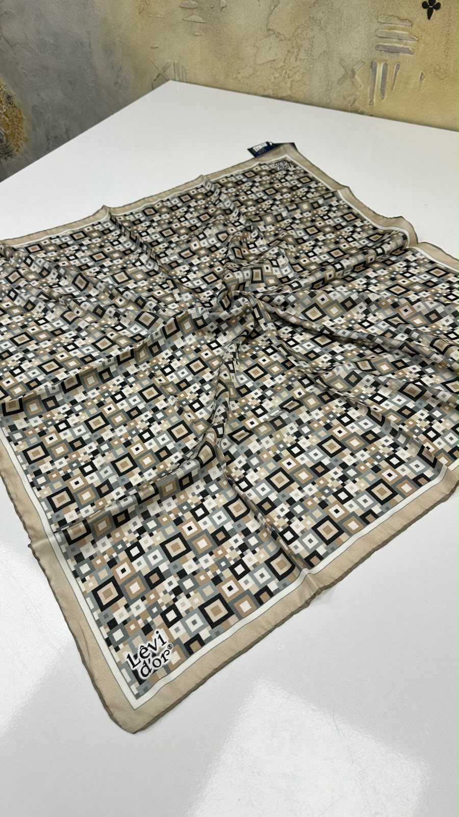 Picasso Masal Kristal İpek Eşarp