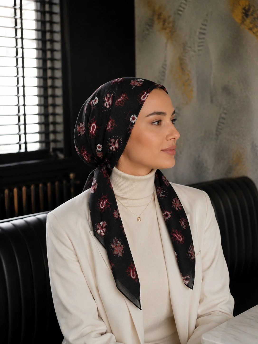 Pratik Eşarp