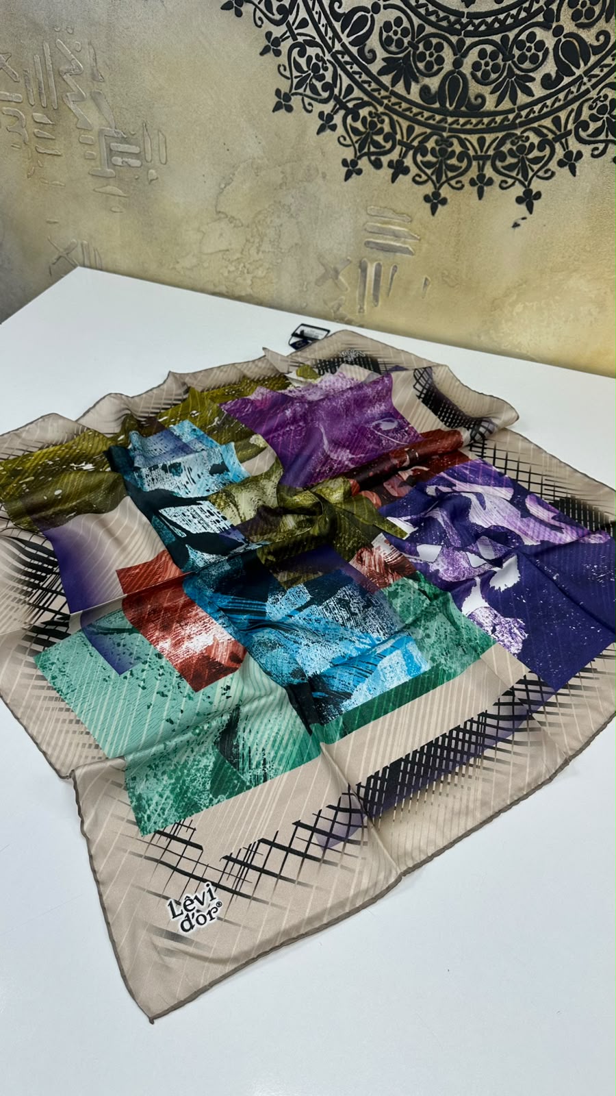 Levidor Aliye Kristal İpek Eşarp