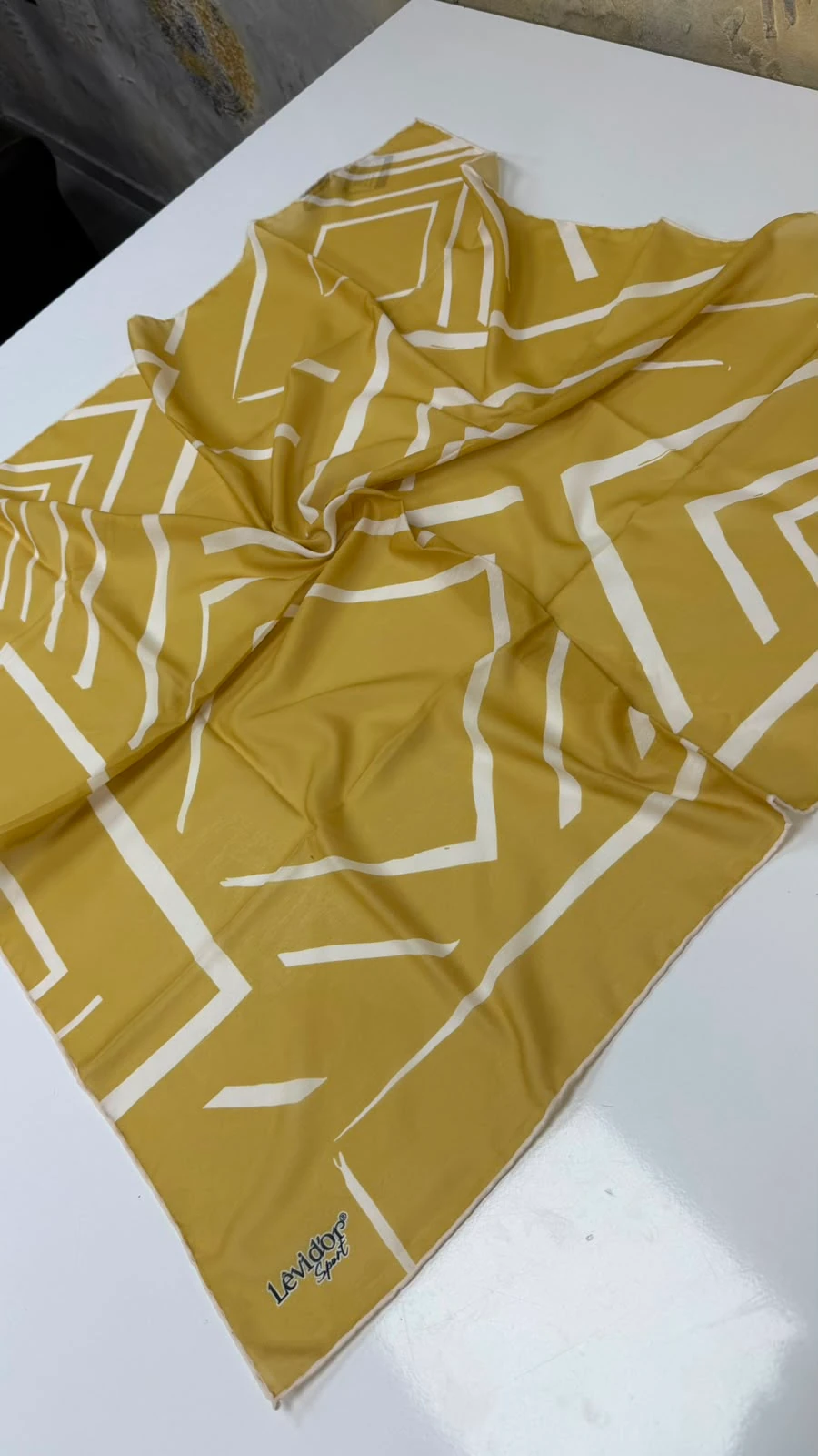 Levi Dor Zikzak Desenli Sport Soft Eşarp