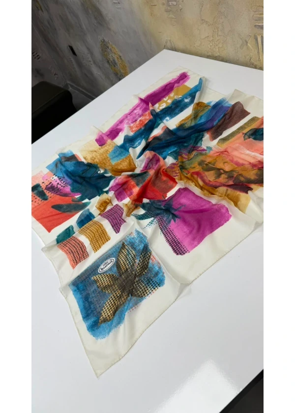 Yasemin Tablodaki Çiçek Desenli Dikişli Yazma