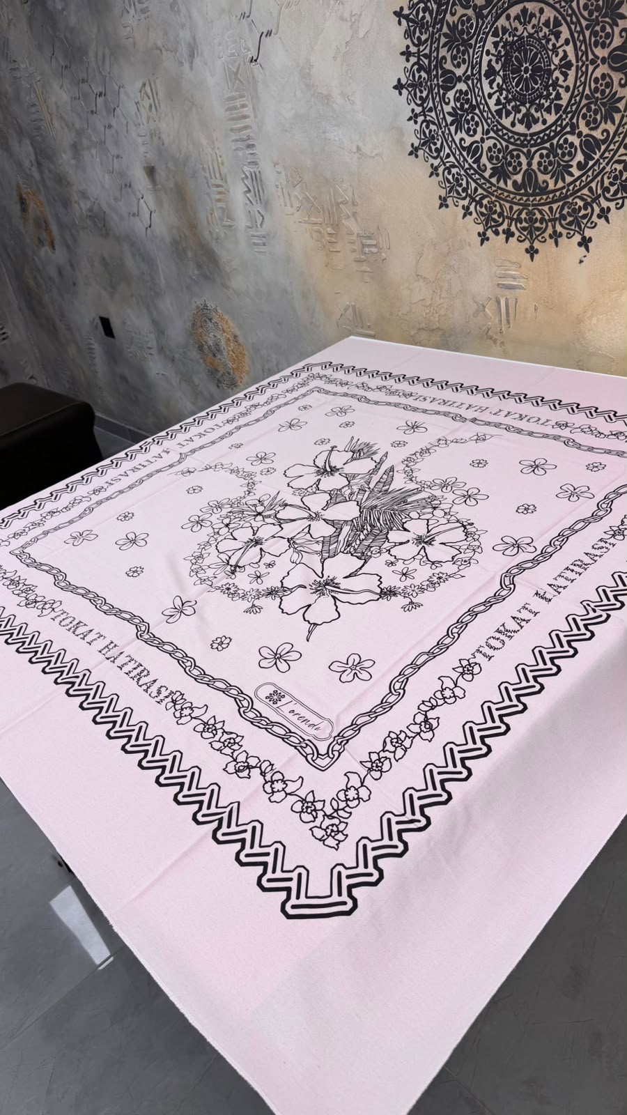 Kare Masa Örtüsü 11